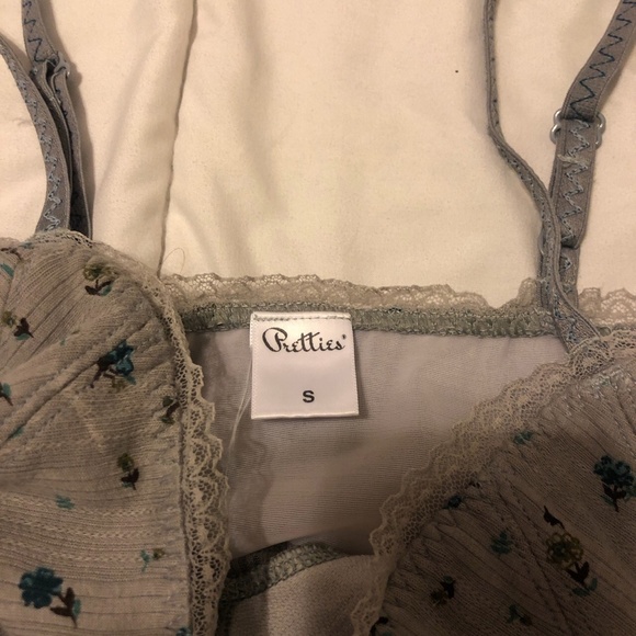 Pretties Venice grey floral tank top - Picture 3 of 3